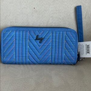 NWT Lug Straddle Wristlet RFID Wallet in Brushed Marina Icepop Stitch